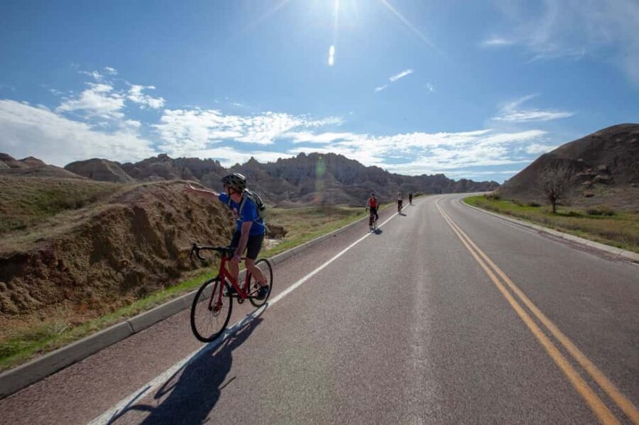 Badlands National Park: Private Bike/E-Bike Tour with Lunch - What the Landscape Looks Like