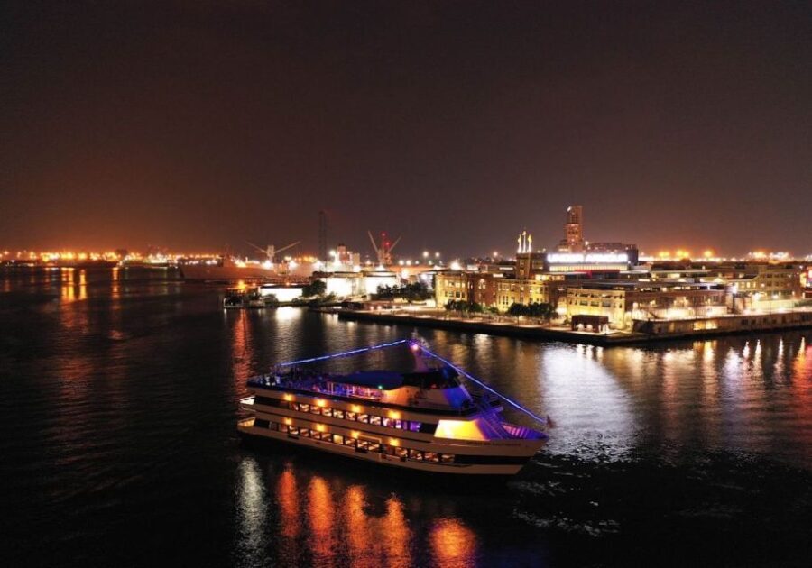 Baltimore: Christmas Eve Gourmet Brunch or Dinner Cruise - What to Expect During Your Cruise