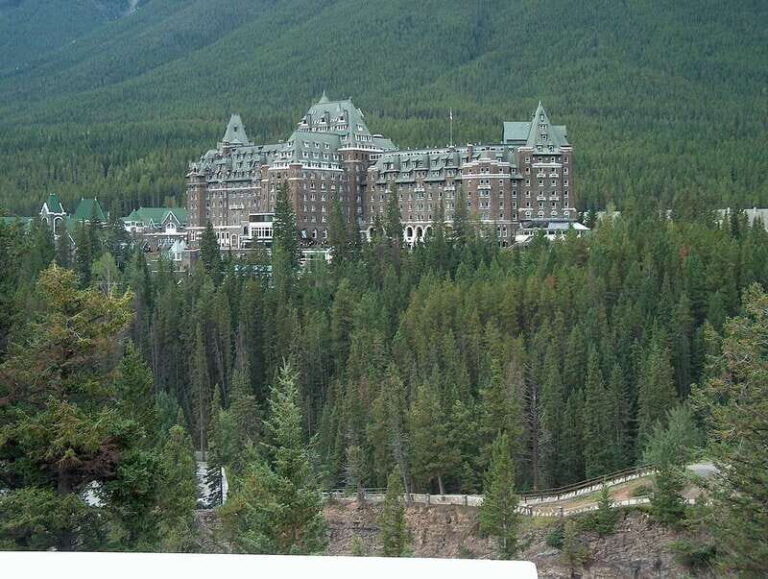 Banff: Castle Food Experience at Banff Springs Hotel - The Value of the Tour