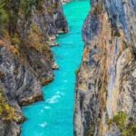 Banff, Lake Louise, Moraine ,Emerald & Johnston Canyon tour - Who Should Consider This Tour?