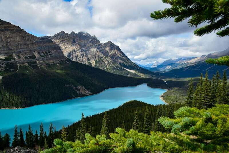 Banff Town: Lake Louise Moraine, Glacier, Peyto & Bow Lake - Why This Tour Works for Travelers