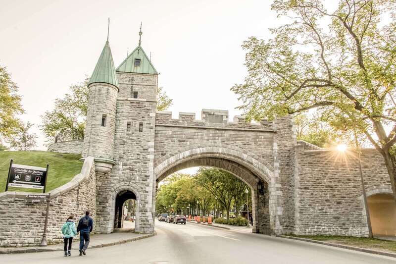 Best of Quebec City: Panoramic Bus Tour with Local Guide - The Guides and Commentary