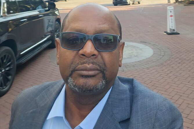 Black SUV Luxury limousines Transportation Services - What to Expect During Your Ride