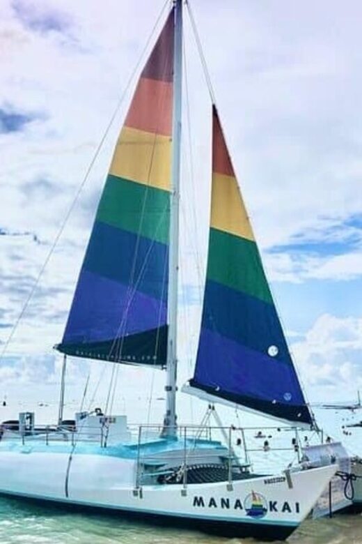 Board from Waikiki Beach: Friday Night Fireworks sail - Is It Worth the Price?