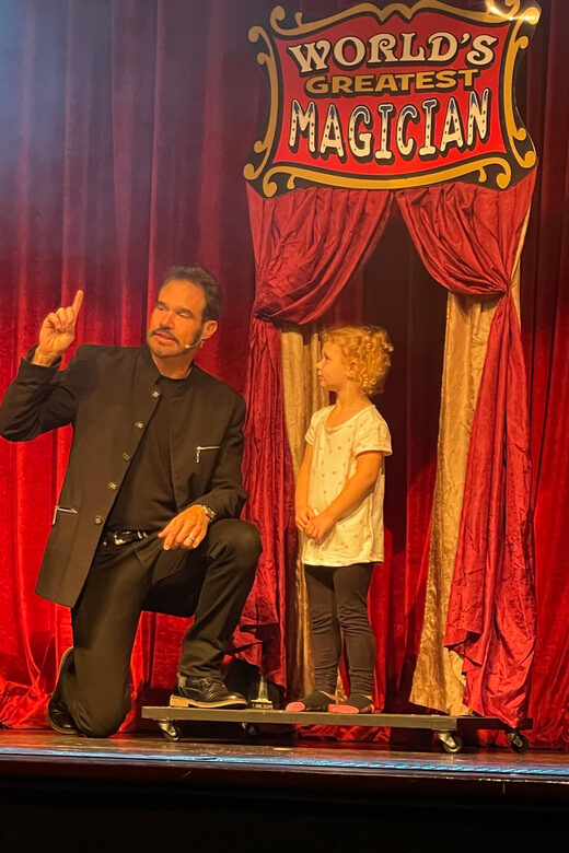 Branson: Cabaret Comedy Magic Dinner Show - The Magic and Comedy Experience