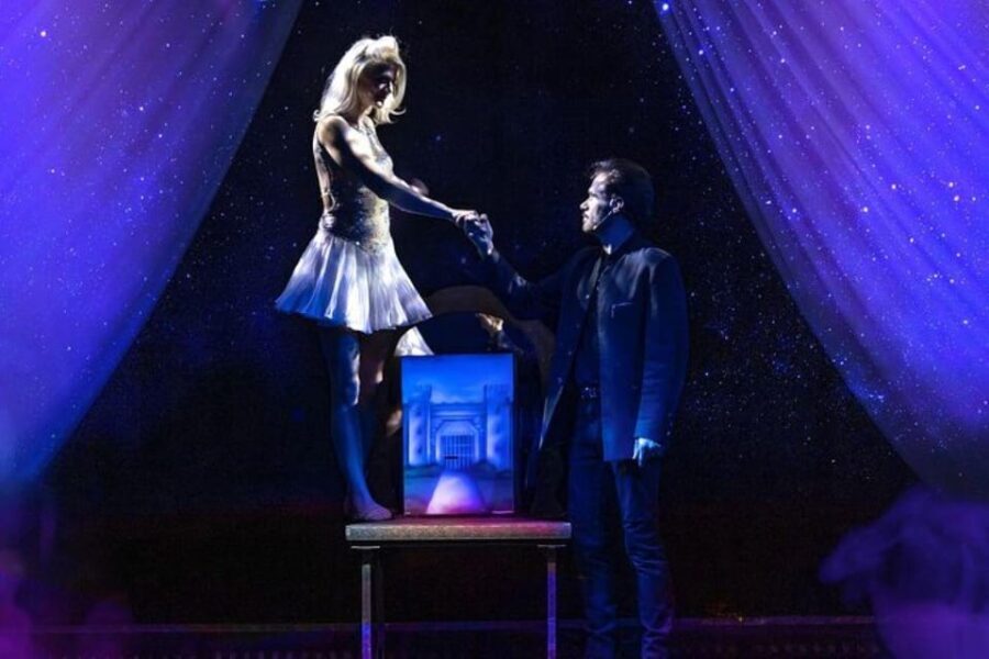 Branson: Escape Reality Magic Dinner Show - The Atmosphere and Overall Experience