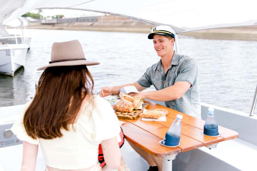 Brisbane: Electric Picnic Boat Rental from Breakfast Creek - The Experience on the Water