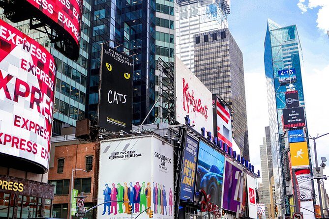 Broadway and Times Square Insider Tour with Theater Professional - Walking the Line: What to Expect at Each Stop