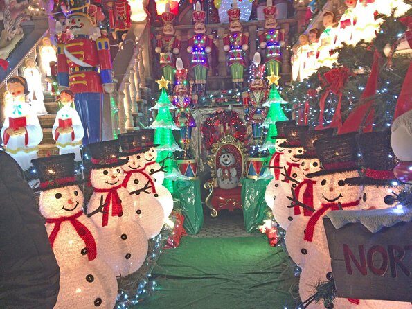 Brooklyn Christmas Lights Walking Tour at Dyker Heights - The Guides: Why They Matter