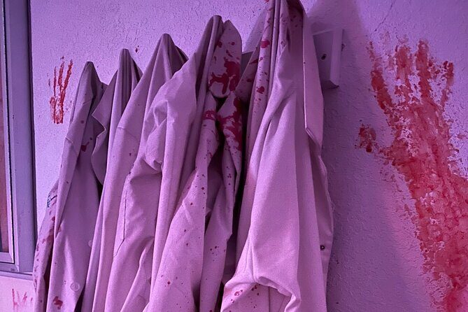 Bundle: 1-Hour Axe Throwing + Escape Room - Who Is This Experience Best For?