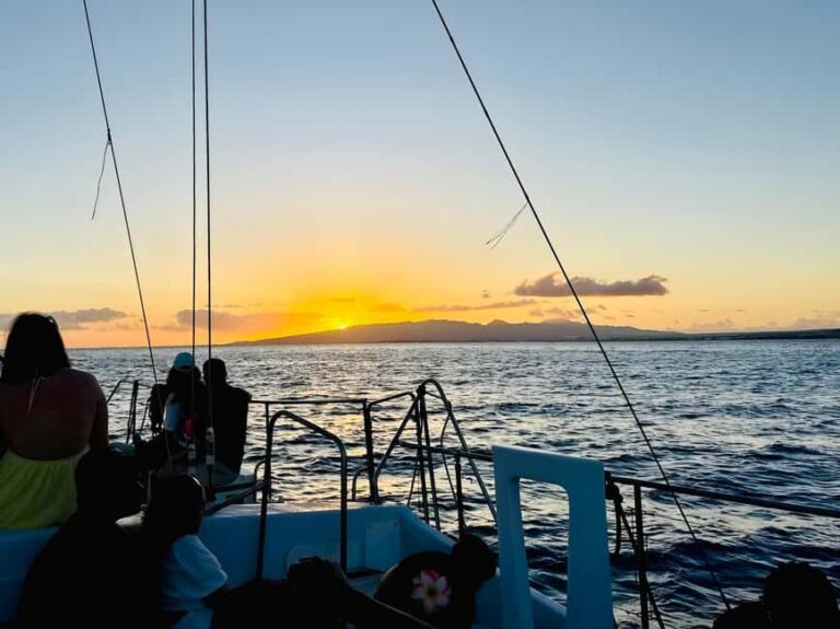 BYOB Weekend Sightseeing Sail towards Diamond Head - The Experience in Detail