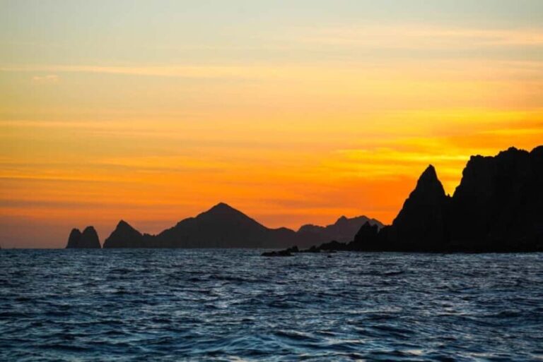 Cabo San Lucas: Sunset Cruise - Including Refreshments and Snacks