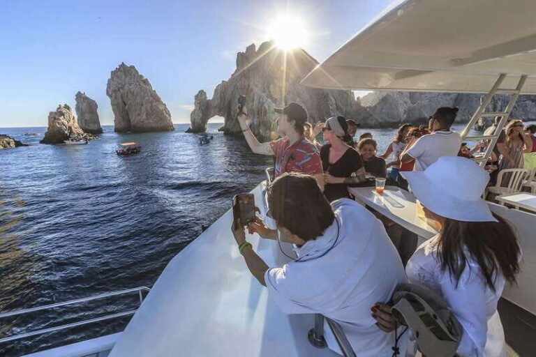 Cabo San Lucas: Sunset Dinner Cruise - What’s on the itinerary?