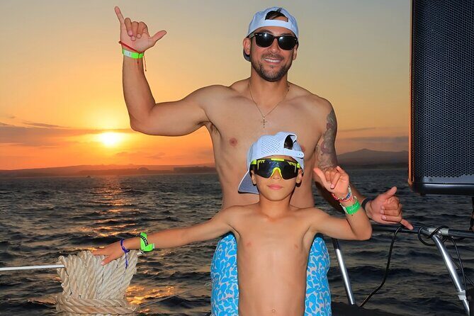 Cabo Sunset Catamaran Cruise: El Arco & Open Bar Experience - The Catamaran Experience: Comfort and Style