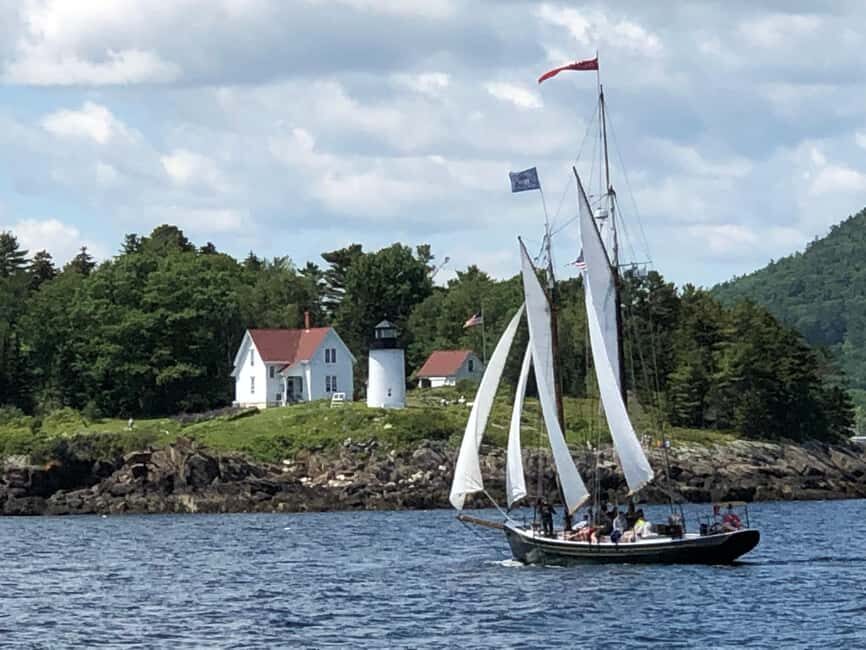 Camden, Maine: Day Sails aboard Schooner Surprise - Why This Tour Works Well