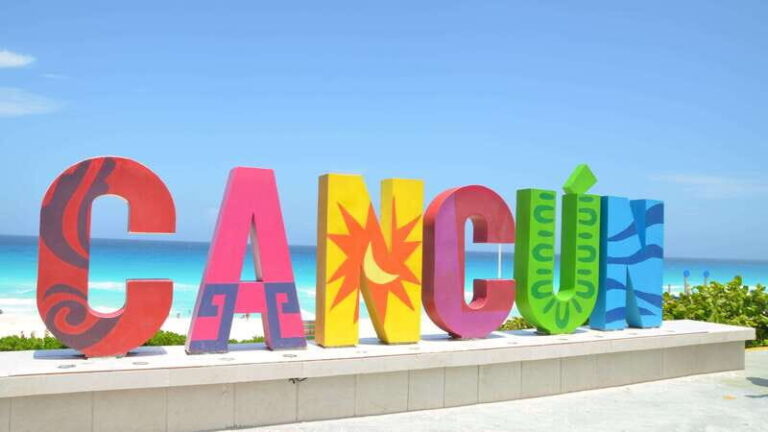 Cancun: Hop-On-Hop-Off Sightseeing Bus Tour - Who Should Consider This Tour?