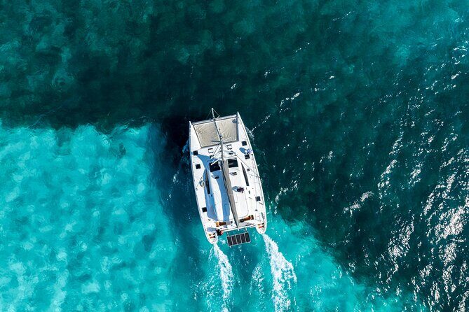 Cancún Private Catamaran with Snorkel and Open Bar - Snorkeling at El Meco Reef