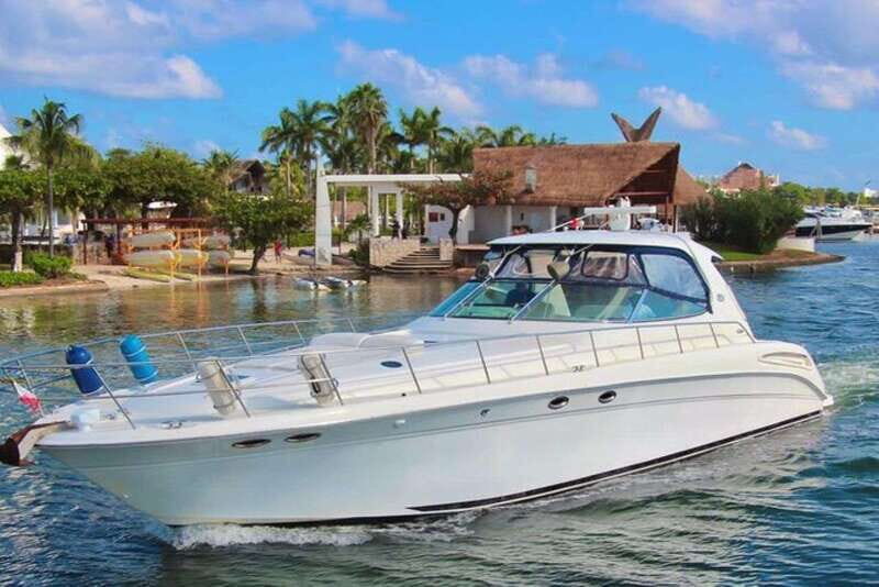 Cancun private yacht Sea Ray Sundancer 60 feet - The Vessel: Sea Ray Sundancer 60 Feet