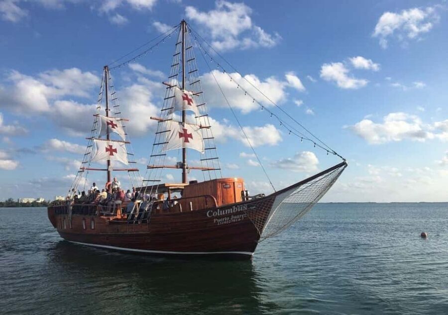 Cancun: Romantic evening in galleon with dinner and open bar - Is It Worth the Price?