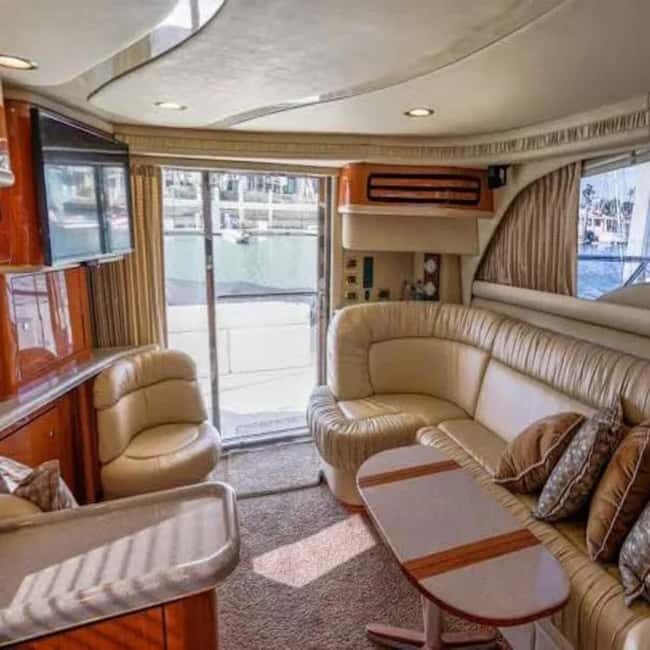 Cancún: Sea Ray F43 yacht rental to Isla Mujeres - The Experience in Detail