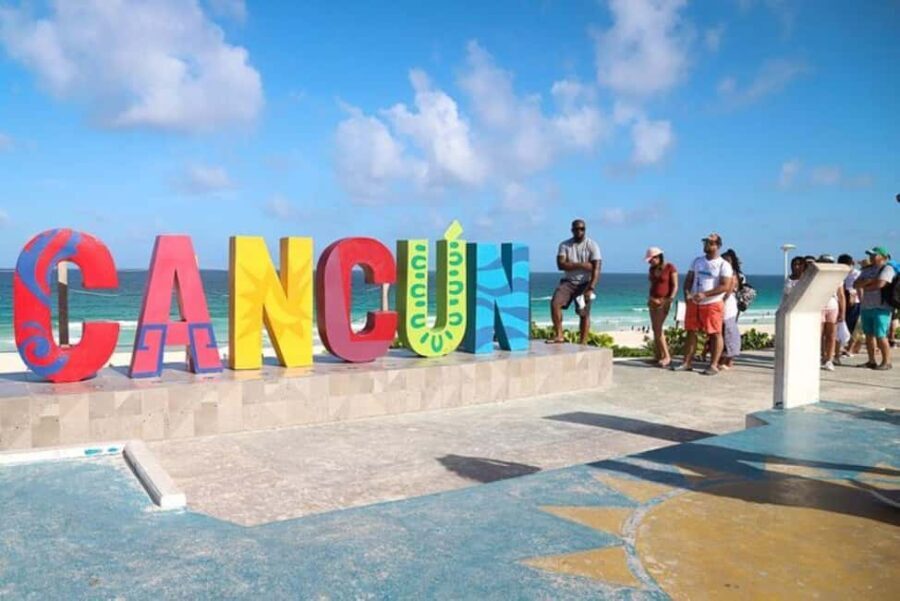 Cancun: Van Tour - City Adventure around the Best Stops - Market 28: Dive into Cancun’s Local Vibe