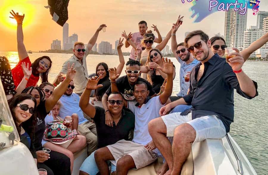 Cartagena: Private Sunset and Night Boat Tour - Analyzing the Value and Practicalities
