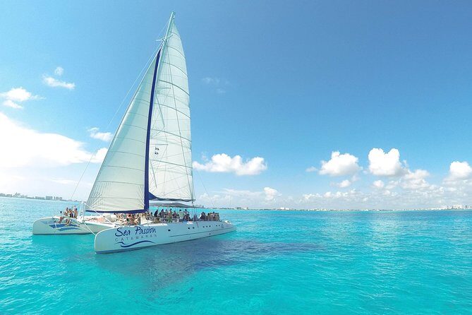 Catamaran party Cancun to Isla mujeres - What to Expect from the Catamaran Party Cancun to Isla Mujeres