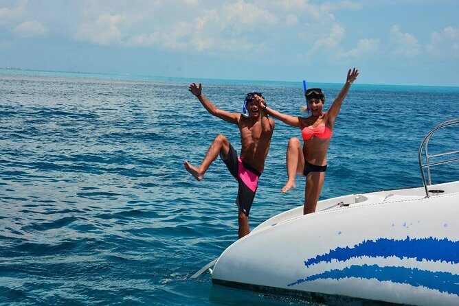 Catamaran tour to Isla Mujeres with snorkeling, open bar - The Experience in Detail