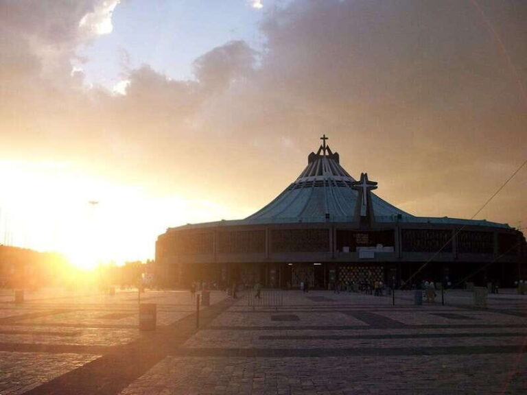 CDMX: enjoy the pyramids of Teotihuacan and the Basilica of Guadalupe - Logistics and Value