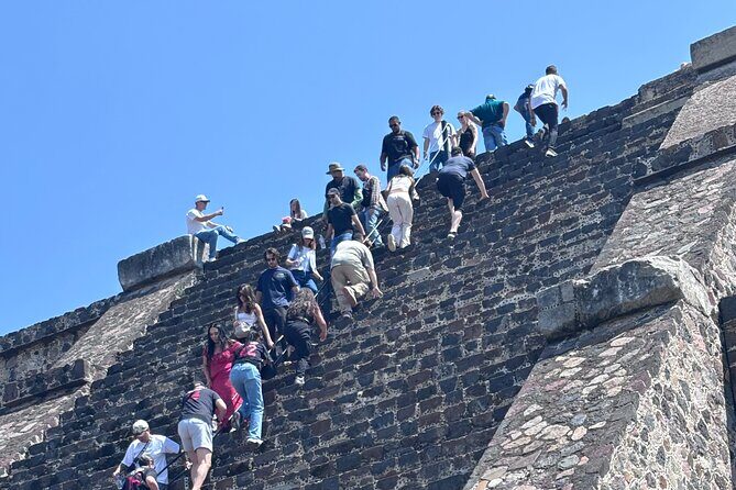 CDMX to La GRUTA Rest. to Teotihuacan Pyramids, PRIVATE (VIP) - The Value of the Experience