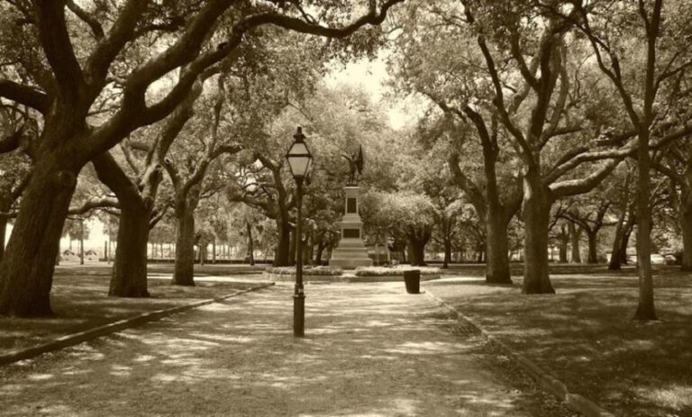 Charleston: City of the Dead Walking Ghost Tour - The Haunted Stops and Stories