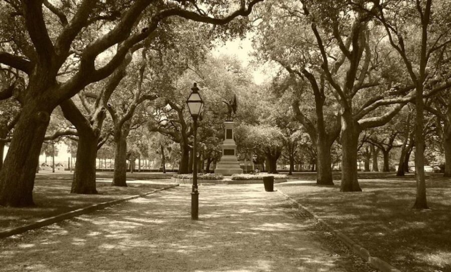 Charleston: City of the Dead Walking Ghost Tour - The Haunted Stops and Stories
