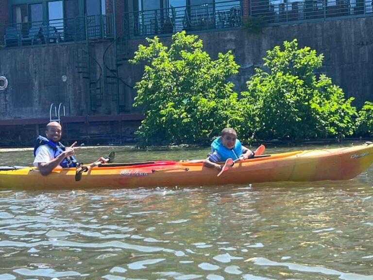 Chicago: 2-Hour Kayak Rental from Bridgeport - Who Is This Tour Best For?