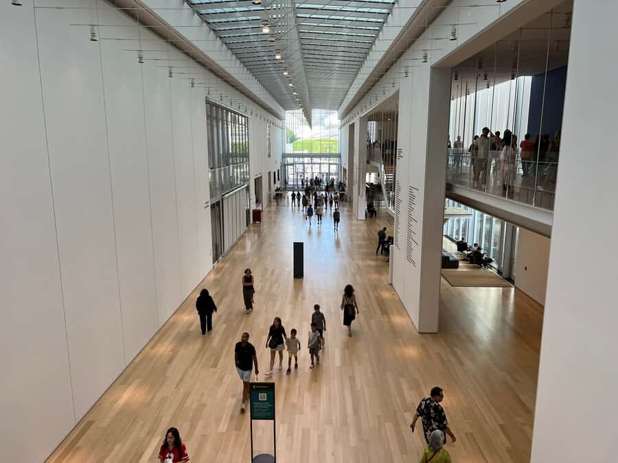Chicago : Art Institute Skip the Line 2H Guided tour - Detailed Breakdown of the Experience