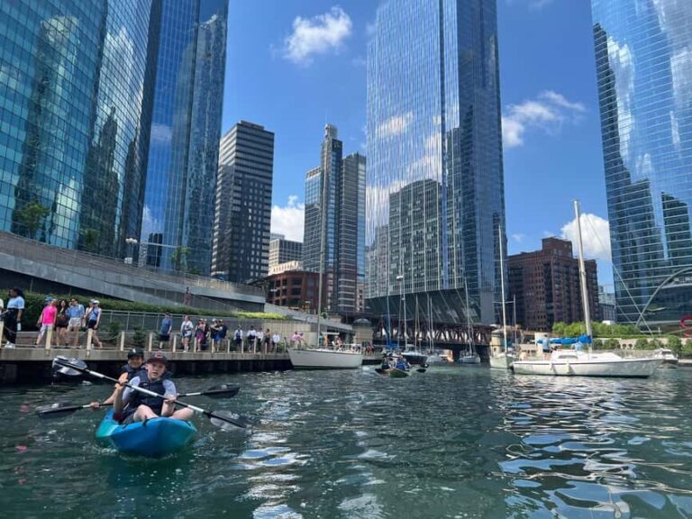 Chicago: Characters and Cons Guided Kayak Tour - The Practicalities: What’s Included and What’s Not