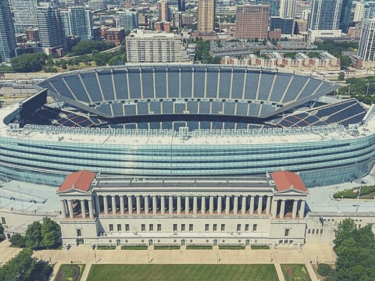 Chicago: Chicago Bears Football Game Ticket at Soldier Field - The Ticketing and Entry Process