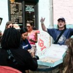 Chicago: Downtown Donut Tour with Tastings - Guides: Knowledgeable and Entertaining