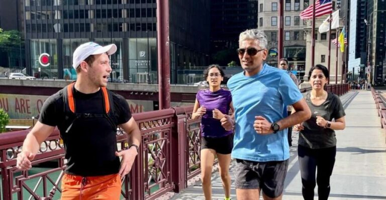Chicago: Downtown Highlights Running Tour - The Guides and Their Knowledge