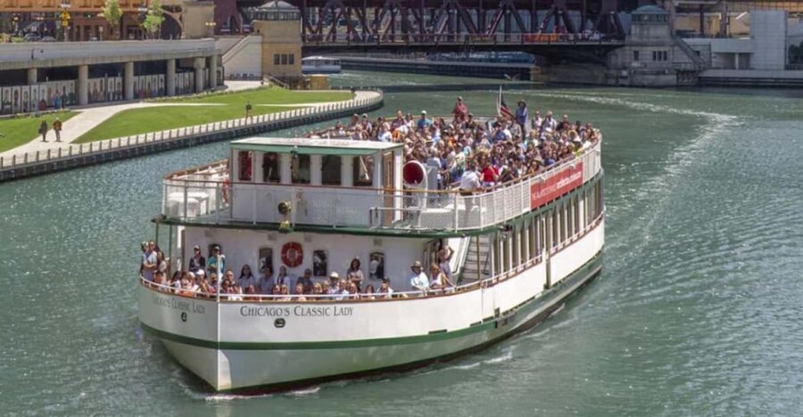Chicago: First Lady River Cruise & Architecture Center Combo - The Chicago Architecture Center & Discounted Entry
