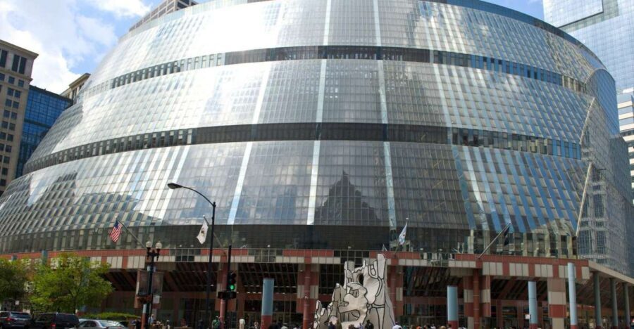 Chicago: Icons Guided Architecture Walking Tour - The Guide and Learning Experience