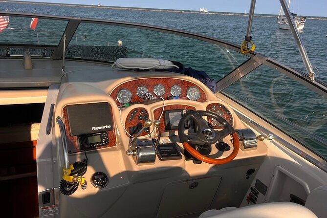 Chicago Private Boat Day - Sunset, Skyline & Celebration - Who Is This Tour Best For?