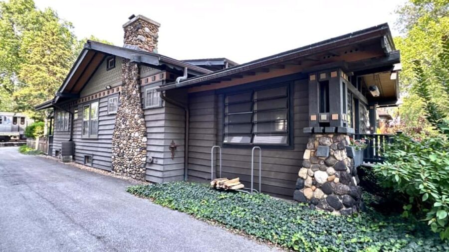 Chicago: Ravenswood Manor Craftsman Bungalows Walking Tour - What the Tour Includes and Practical Details