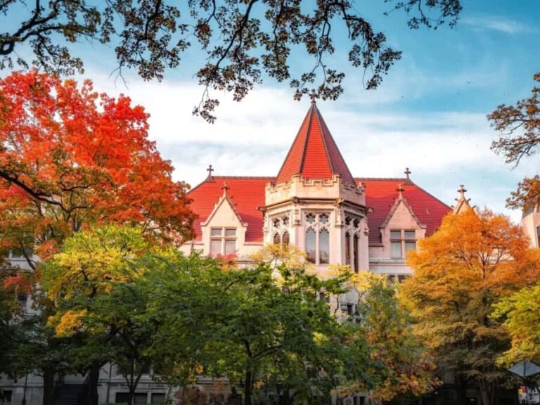 Chicago: University of Chicago Student-Led Campus Tour - Is the Price Worth It?