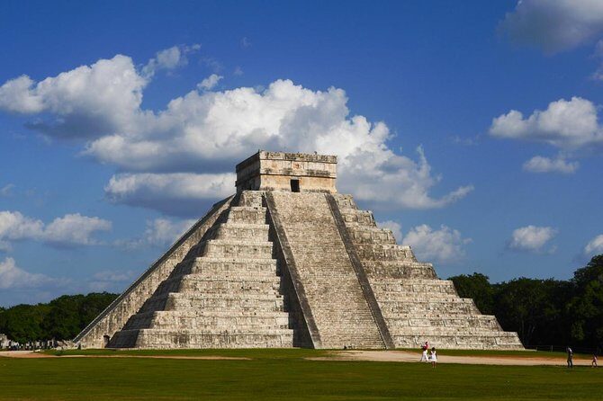Chichen Itzá, Cenote Ik Kil, Valladolid Premium Reduced Group - Transport, Price, and Value