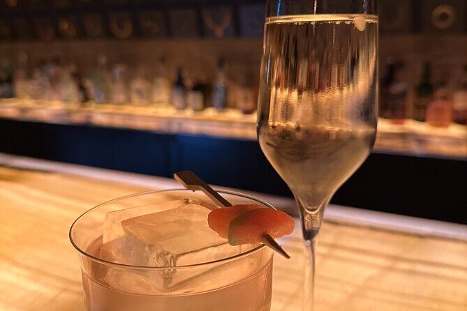 Chinatown Food Crawl and Cocktail Bar Hop in Vancouver - The Middle: Apothecary Elegance and Chinese Dumplings