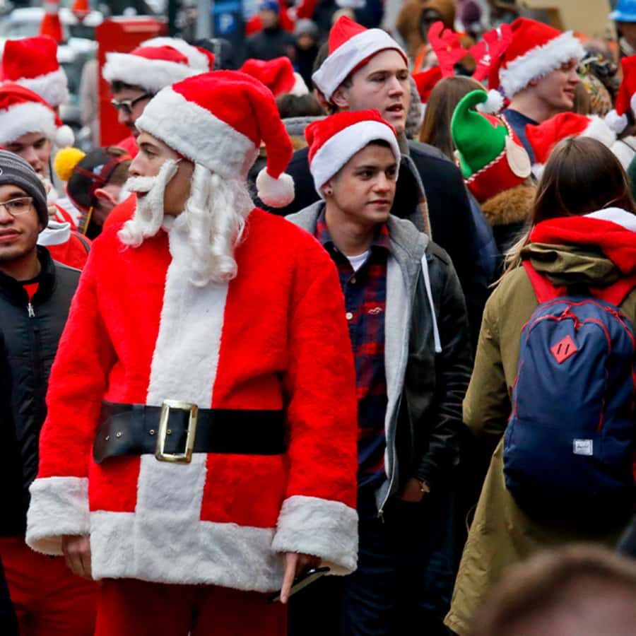 Christmas in New York: Santas Magical Lights Tour - Who Should Consider This Tour?