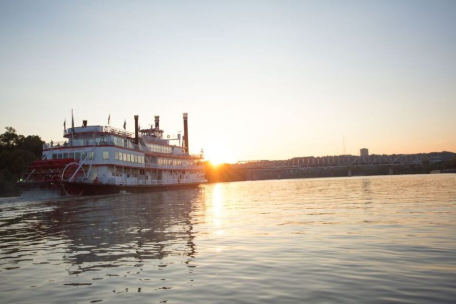 Cincinnati: Ohio River Cruise with Buffet Dinner - The Food: Buffet Highlights and Considerations