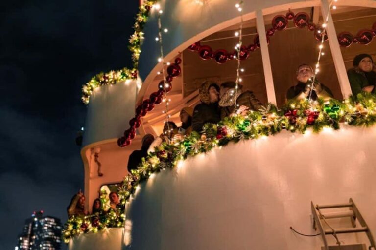 Circle Line: New Years Dinner Fireworks Cruise (All Ages) - FAQs