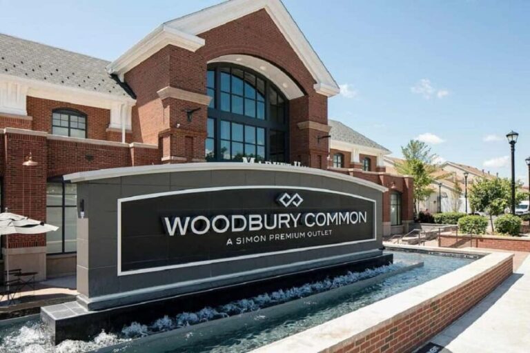 Cold Spring Town&Woodbury Outlets 1-day Tour From NY - The Shopping Spree at Woodbury Outlets