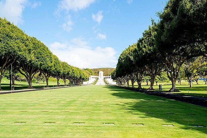 Complete Pearl Harbor Experience Tour from Waikiki Area Hotels - Visit the Pearl Harbor National Memorial